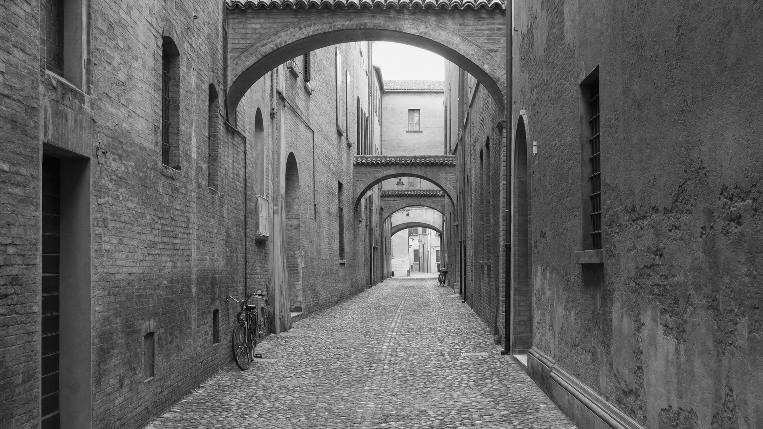 Ferrara in un giorno, a piedi e in bici: la città del Rinascimento